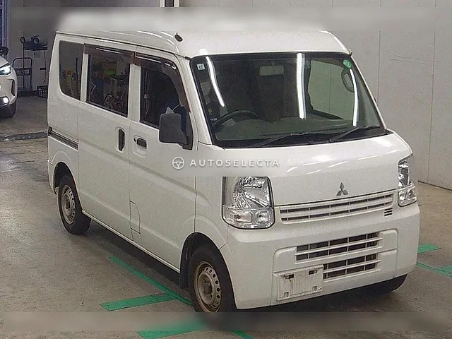 Mitsubishi Minicab Van 2018, auction grade 3.5