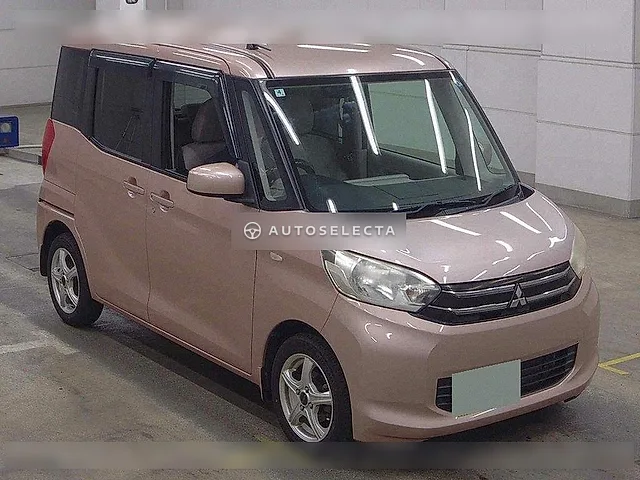 Mitsubishi eK Space 2014, auction grade 3