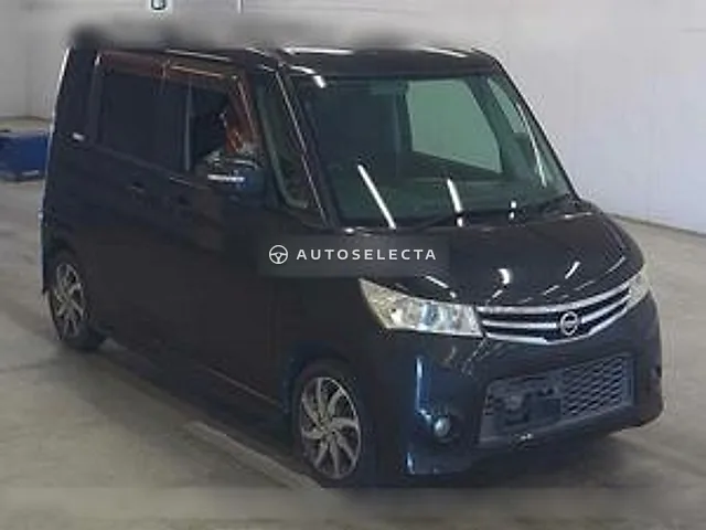 Nissan Roox 2012