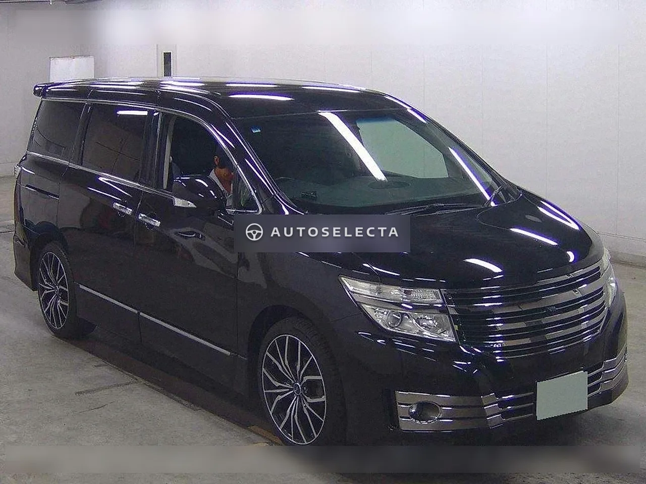 Nissan Elgrand 2011, photo 1 of 1