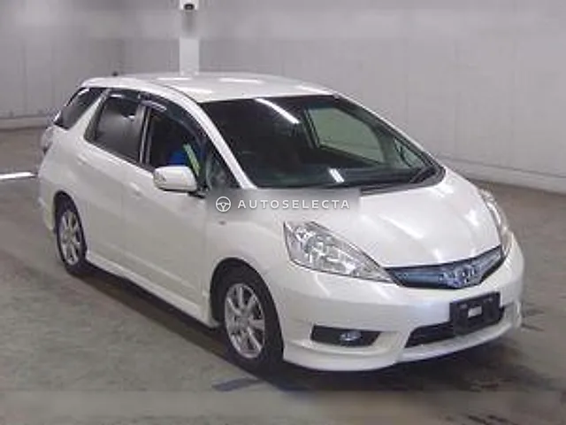 Honda Fit Shuttle Hybrid 2012, auction grade 4