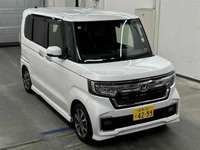 Honda N-BOX Custom 2022, auction grade 4.5