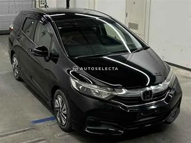 Honda Shuttle 2017, auction grade 3.5