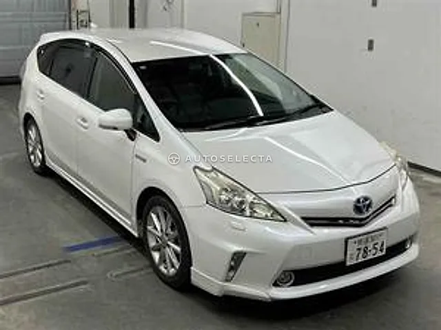Toyota Prius Alpha 2014, auction grade R