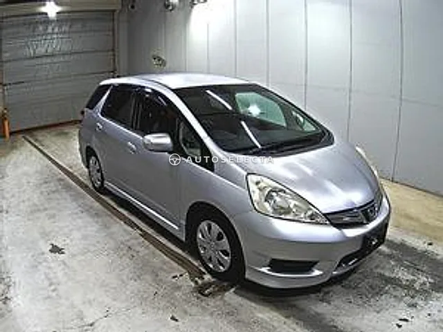 Honda Fit Shuttle 2011, auction grade 3.5