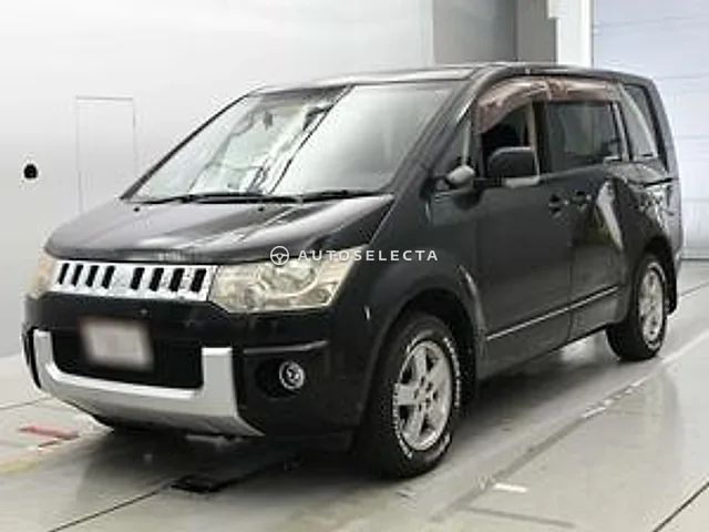 Mitsubishi Delica D:5 2012, auction grade 3.5