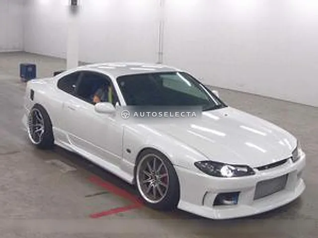 Nissan Silvia 2002, auction grade R