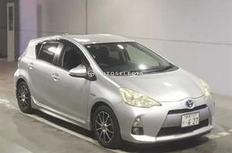 Toyota Aqua 2012, photo 1 of 1