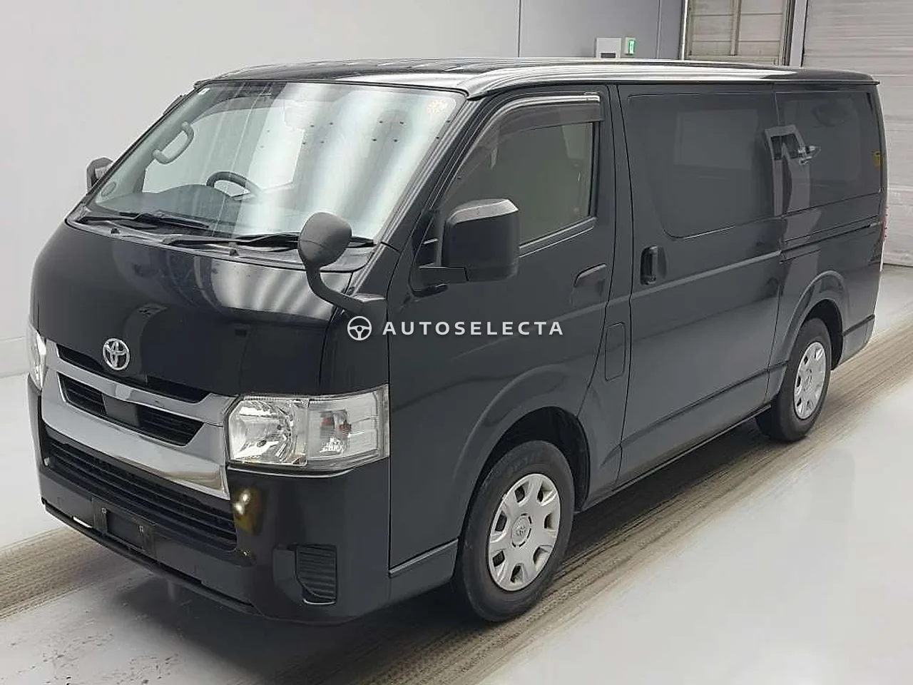 Toyota Hiace Van 2020, photo 1 of 1
