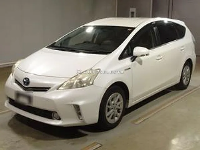 Toyota Prius Alpha 2013, auction grade 3