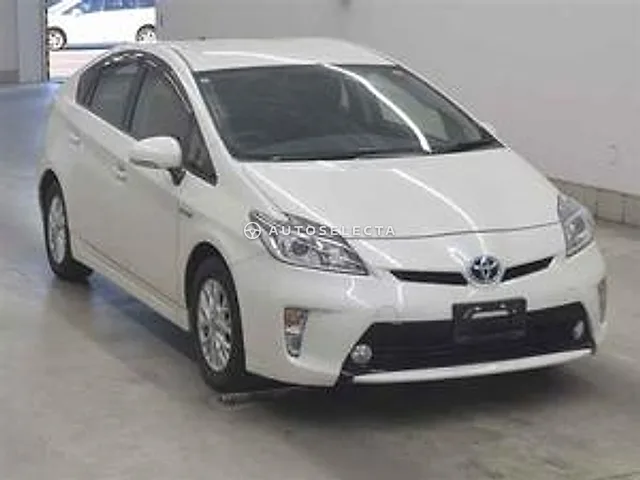 Toyota Prius 2015, auction grade R