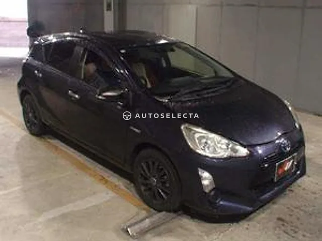 Toyota Aqua 2015, auction grade R
