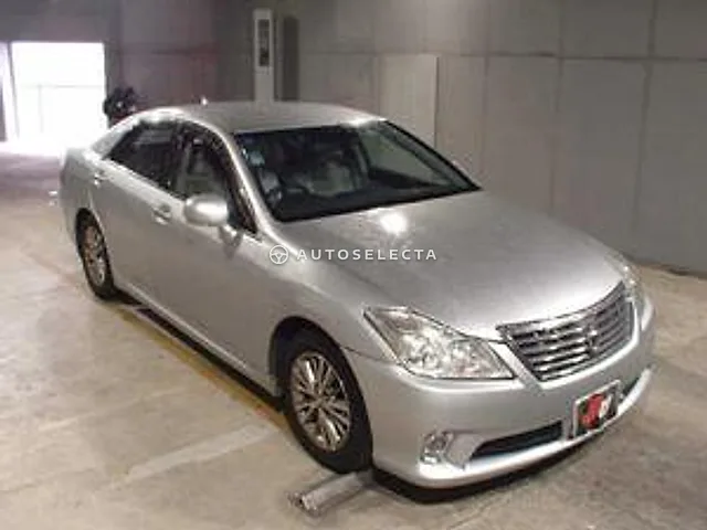 Toyota Crown 2011, auction grade 3.5
