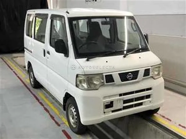 Nissan Clipper Van 2013, auction grade 3