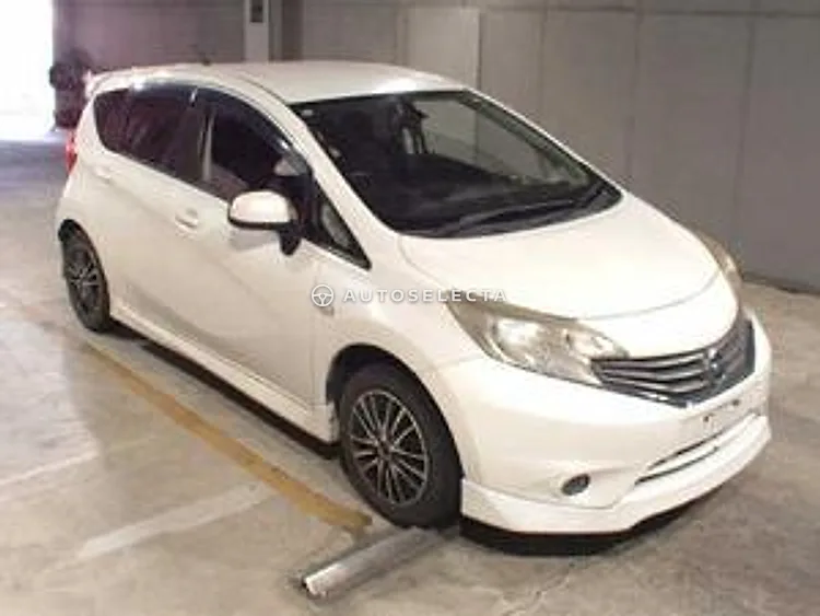 Nissan Note 2013, photo 1 of 7