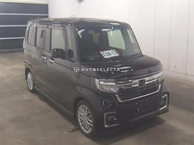 Honda N-BOX 2023, auction grade 4