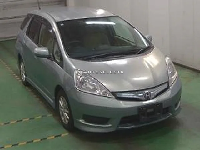Honda Fit Shuttle 2011, auction grade 3.5