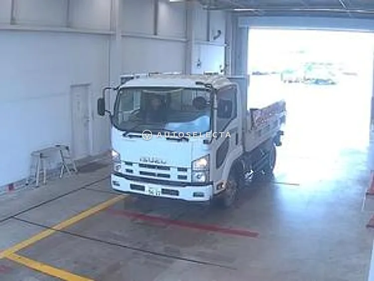 Isuzu Forward 2013, photo 1 of 1