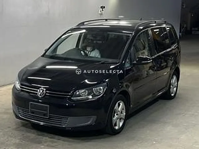 Volkswagen Golf Touran 2013, auction grade 4