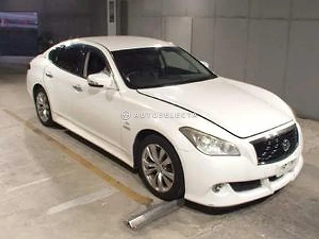 Nissan Fuga 2011, auction grade 3.5