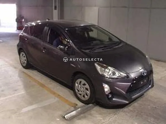 Toyota Aqua 2016, auction grade 3.5