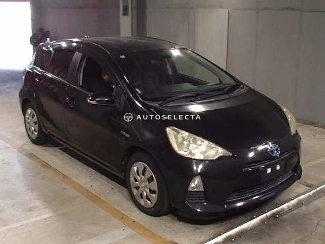 Toyota Aqua 2014, auction grade 3.5