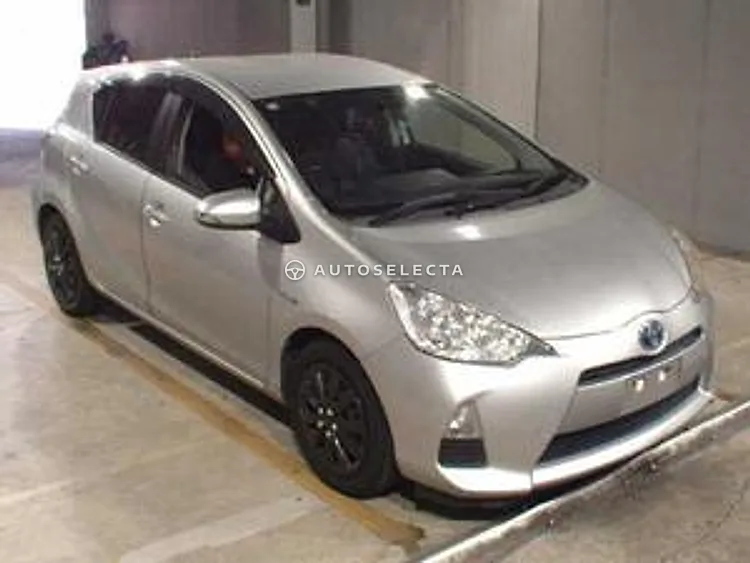 Toyota Aqua 2013, photo 1 of 1