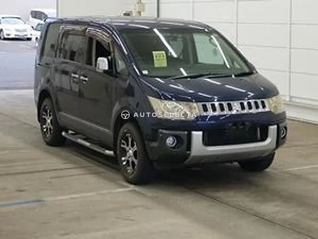 Mitsubishi Delica D:5 2010, auction grade 3.5