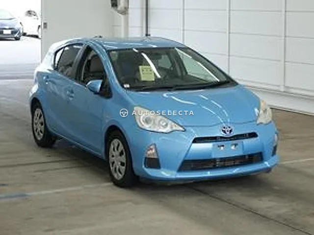 Toyota Aqua 2013, auction grade 3.5