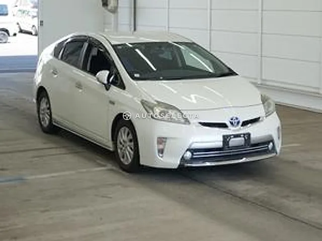 Toyota Prius PHV 2014, auction grade 3.5
