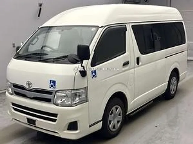 Toyota Hiace Van 2013, auction grade 3