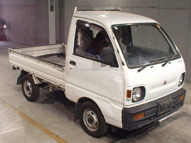 Mitsubishi Minicab 1993, auction grade R