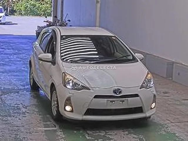 Toyota Aqua 2012, auction grade 4