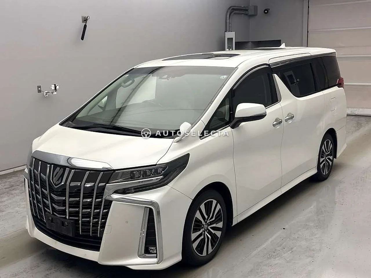 Toyota Alphard 2020, photo 1 of 2