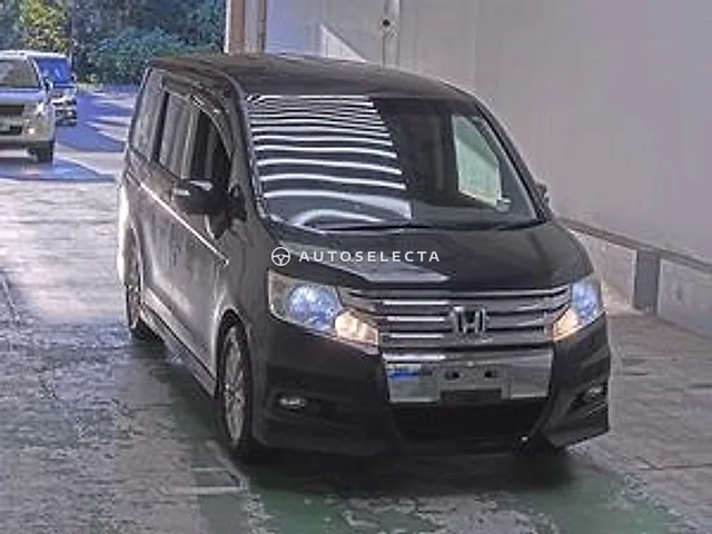Honda Stepwgn Spada 2010, auction grade 3.5