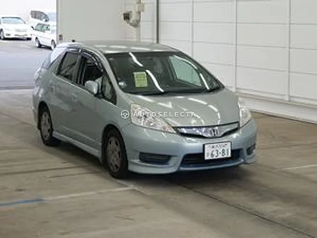 Honda Fit Shuttle Hybrid 2011, auction grade RA