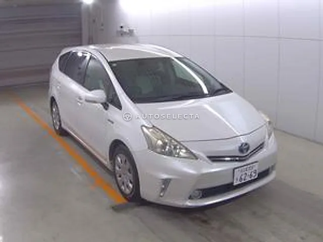 Toyota Prius Alpha 2012, auction grade R