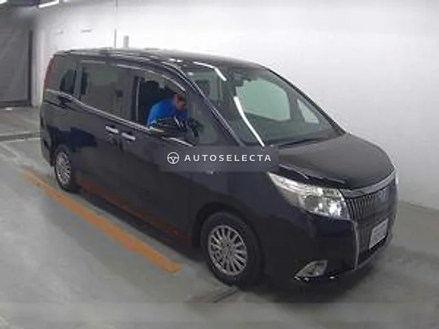 Toyota Esquire 2015, auction grade 3.5