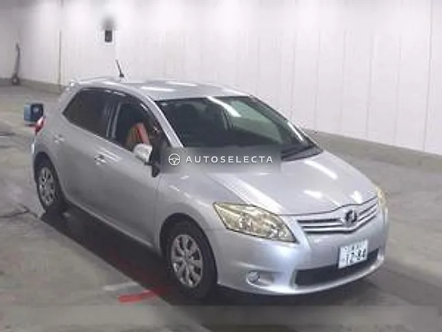 Toyota Auris 2010, auction grade R