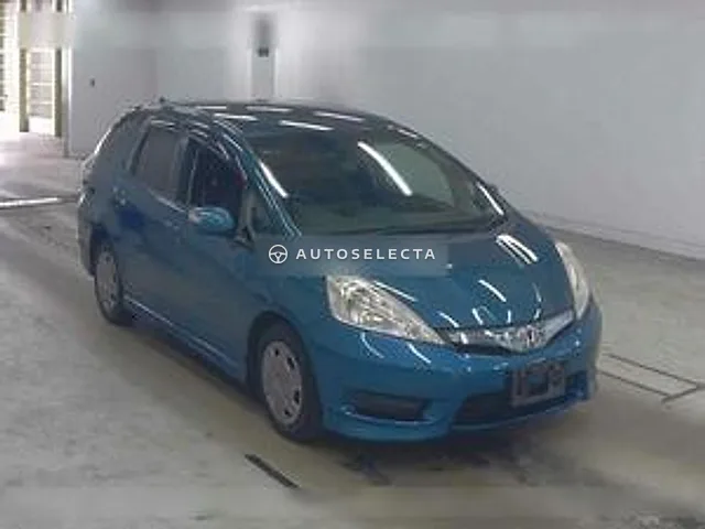 Honda Fit Shuttle Hybrid 2011, auction grade 3.5