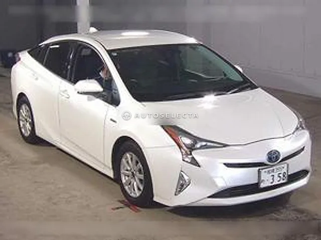 Toyota Prius 2016, auction grade 3.5