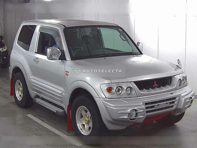 Mitsubishi Pajero 2000, auction grade 3.5