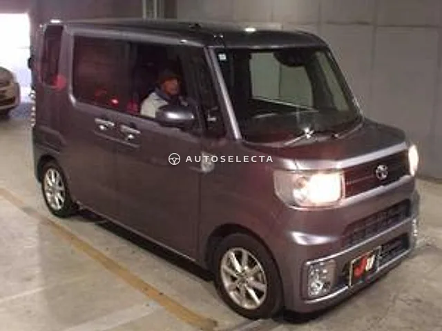 Toyota Pixis Mega 2021, auction grade 3.5
