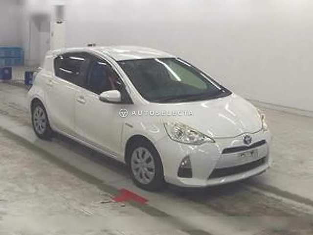 Toyota Aqua 2014, auction grade 4