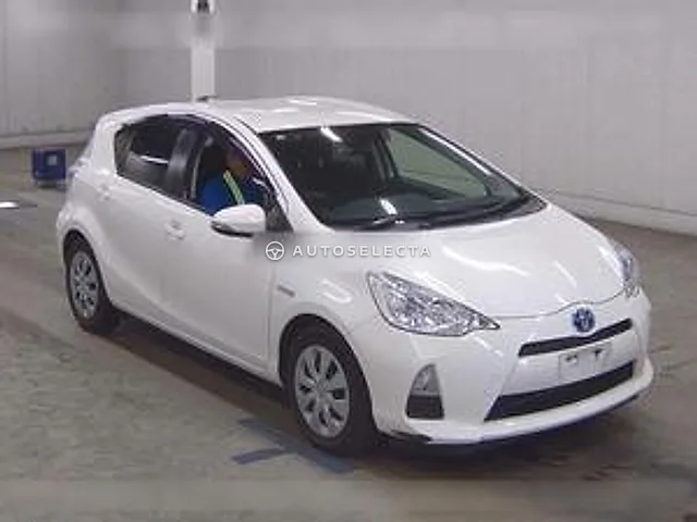 Toyota Aqua 2013, auction grade 4
