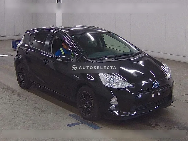 Toyota Aqua 2013, auction grade 4