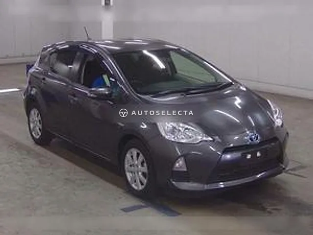 Toyota Aqua 2014, auction grade R