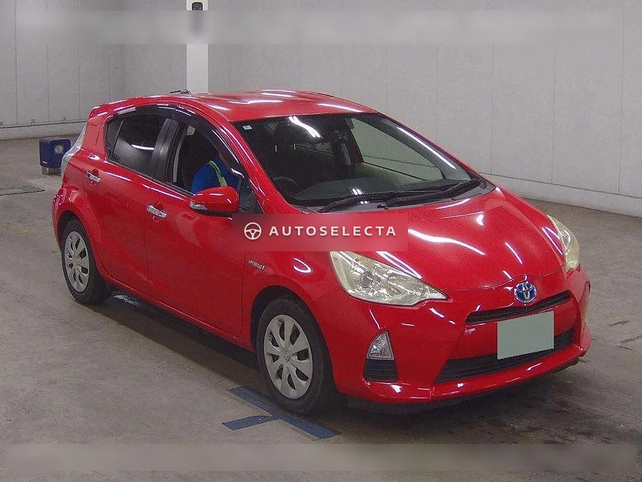 Toyota Aqua 2014, photo 1 of 6