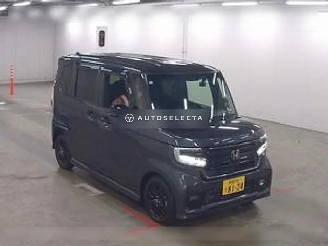 Honda N-BOX Custom 2022, auction grade 4.5