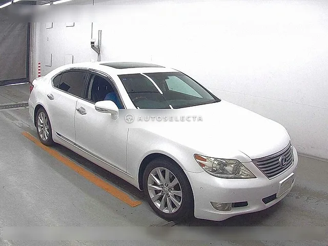 Lexus LS 2010, auction grade 4